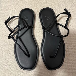 A New Day Women's Black Tiffany Memory Foam Insoles Ankle Strap Sandals sz 6.5W